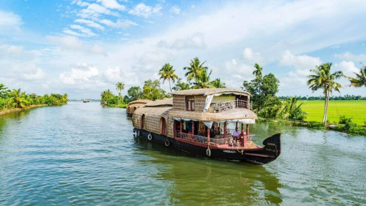 Best Tourist Places in Kerala